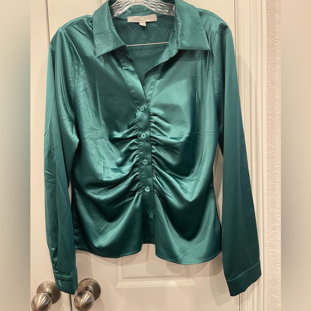 Sweet Rain Woman’s Long Sleeve Top Size: Large